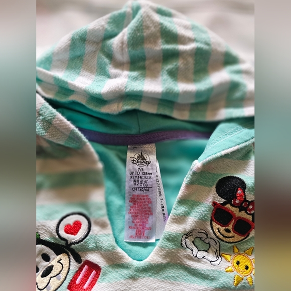 Disney cover up for beach or pool - Picture 7 of 7